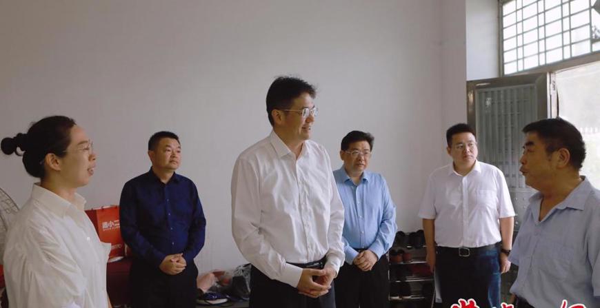 羅毅君下沉接訪并調(diào)度領(lǐng)辦包案信訪事項(xiàng)